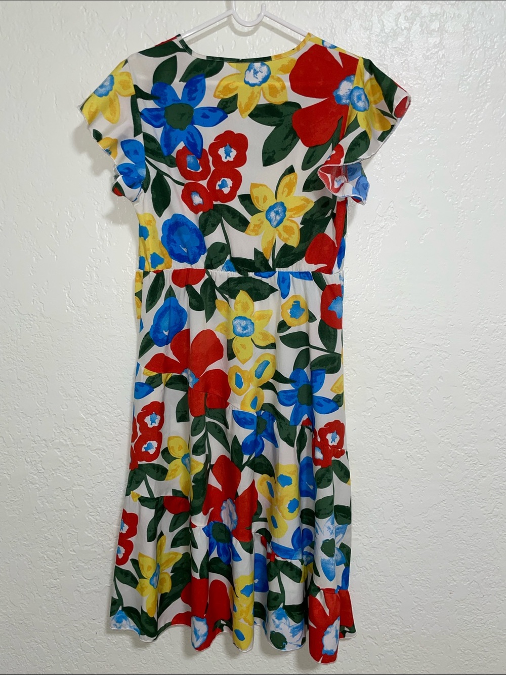 SHEIN Colorful Tropical Print V-Neck Top — Red, Yellow, Blue, Green - Picture 3 of 7